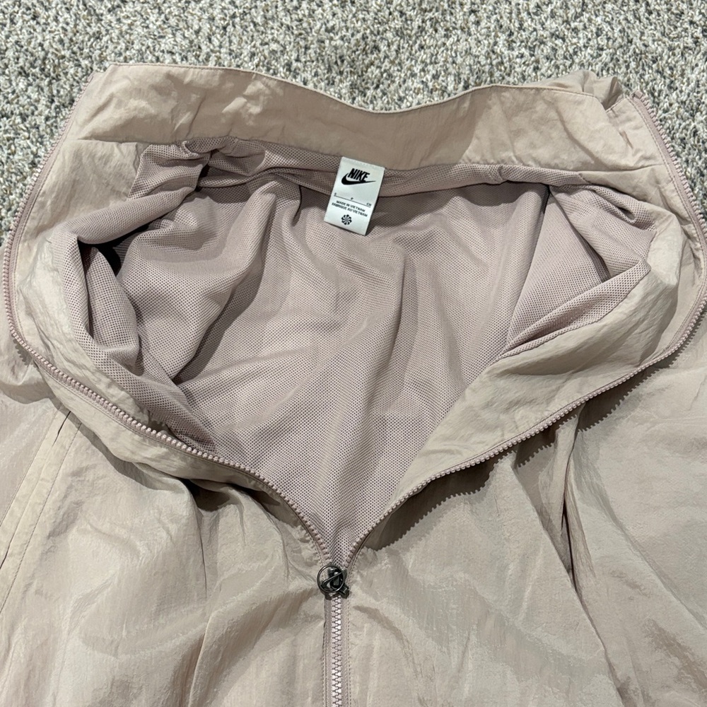 Nike Light Pink Windbreaker with White Logo Size S - Picture 7 of 8